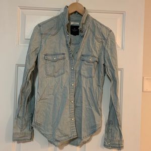 Women’s medium denim button down